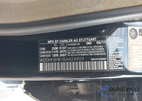 2011 Mercedes-Benz E 350 4Matic z USA, uszkodzony, nr VIN WDDHF8HB1BA424909